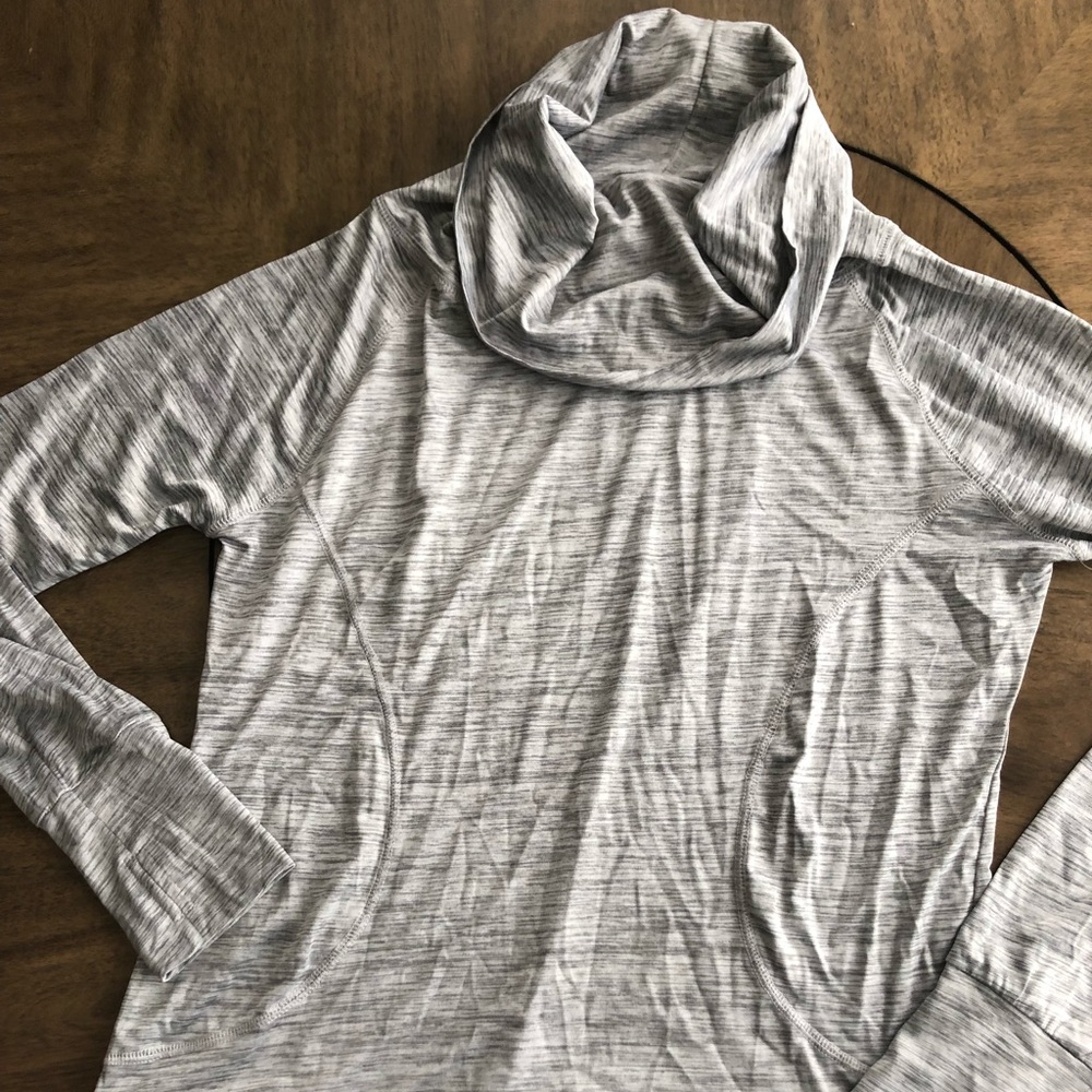Series 8 Fitness Acrive pullover
